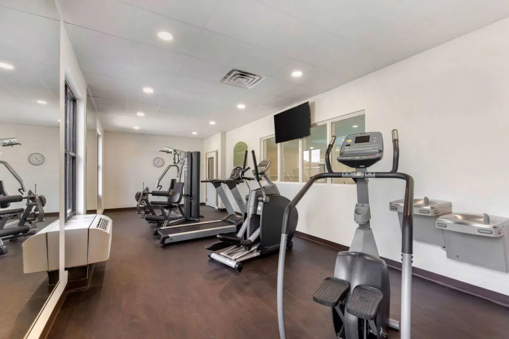 Comfort Suites Nashville near Percy Priest Lake