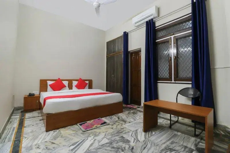 OYO 61581 Krisjal Inn