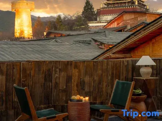 Wild Azalea AZALEAS Design Guesthouse (Dukezong Ancient City Big Buddha Temple Prayer Wheel)