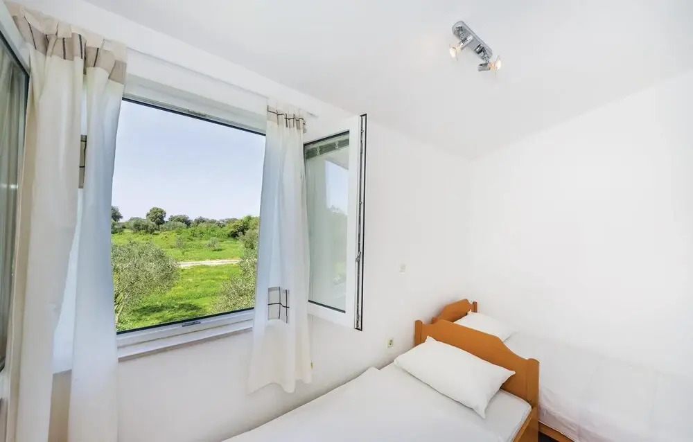 Amazing Home in Bibinje With Wifi and 4 Bedrooms