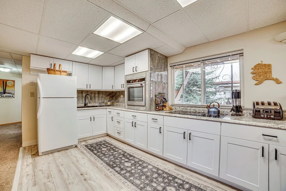 Cozy Apartment < 4 Miles to Downtown Anchorage!