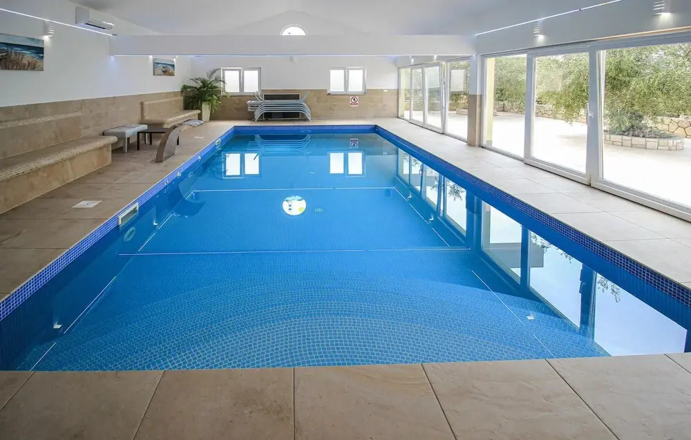 Beautiful Apartment in Mandre With 2 Bedrooms, Wifi and Indoor Swimming Pool