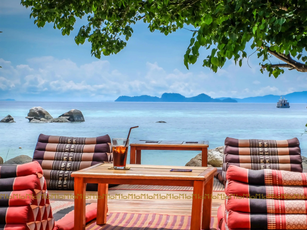 Ten Moons Lipe Resort