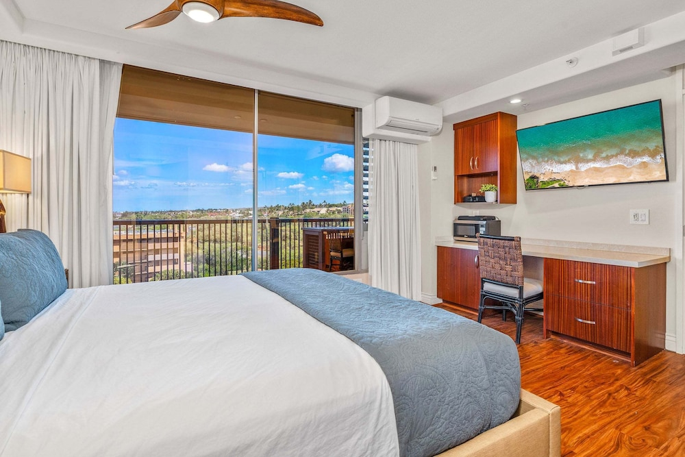 Mana Kai 811 - Oceanfront, Top Floor, Stunning Renovation, 2br, Kings, Split AC
