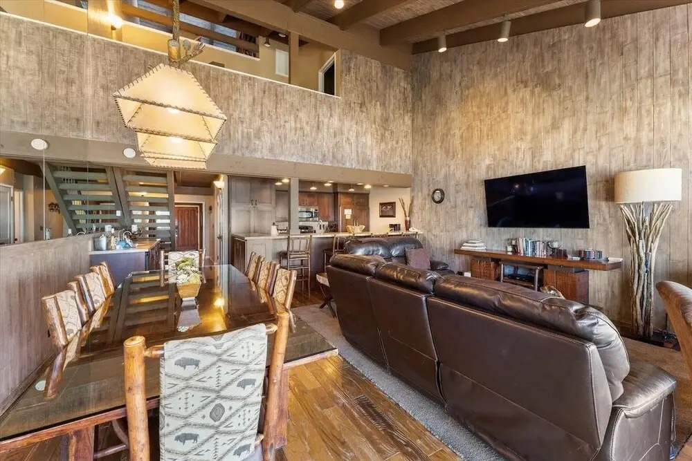 Swimsuit Required 4 Bedroom Home by RedAwning