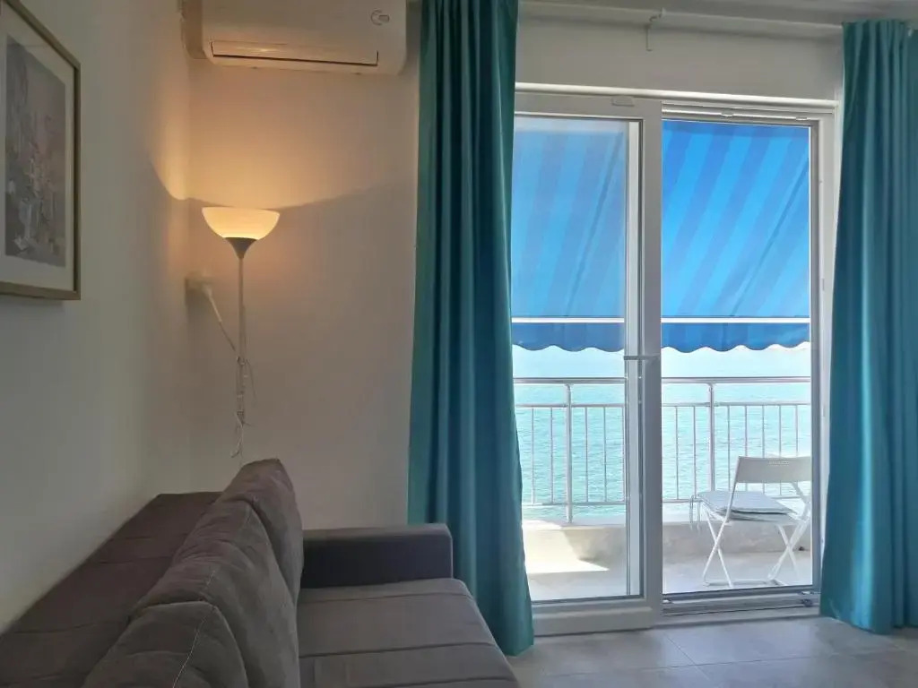 Two Palms Apartment