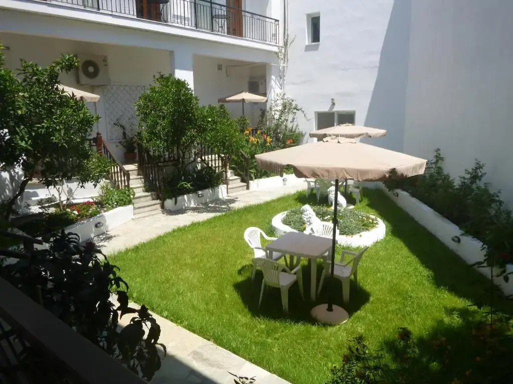 Karafelas Hotel