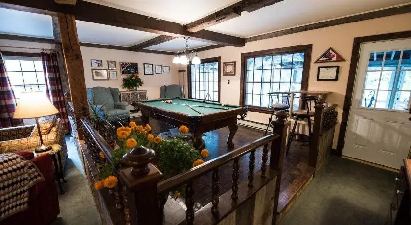 Admiral Peary Inn
