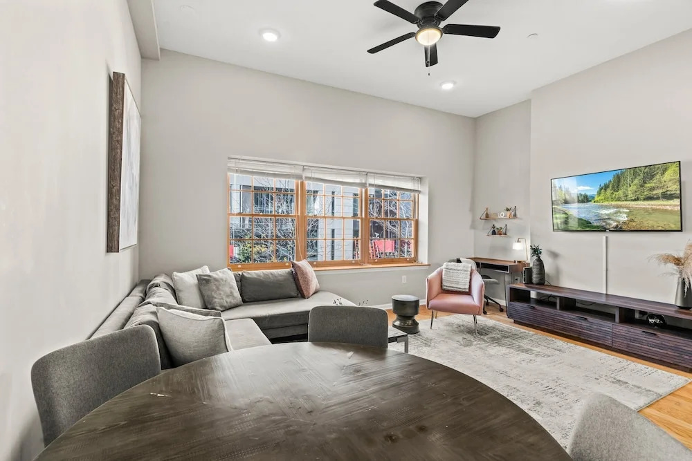 261 S 17th Street