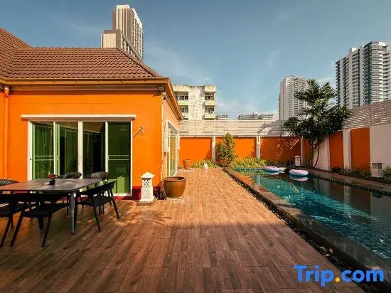 Magnitude 6 Bedroom Villa In Pratumnak
