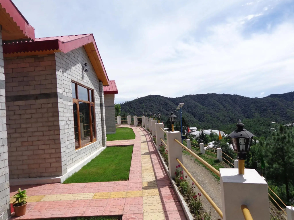 Village Live In Resort, Chail