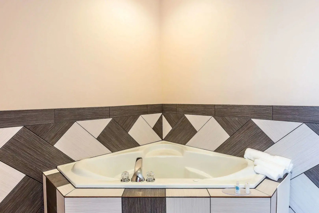 Comfort Inn & Suites Ponca City near Marland Mansion