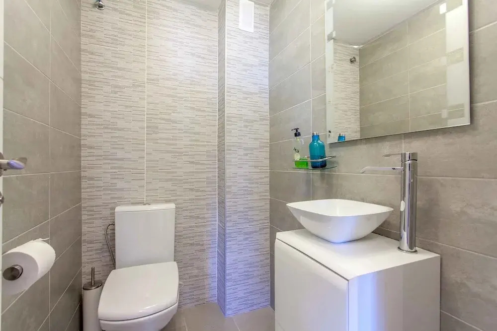 Valencia Flat Rental - Malvarrosa Beach Cavite