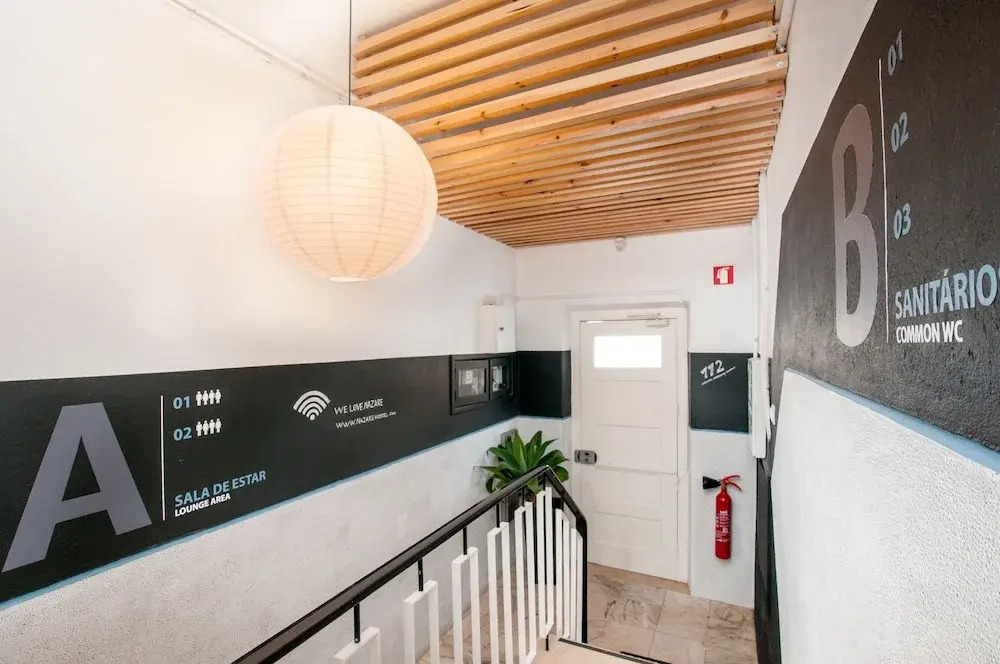 Nazaré Hostel - Rooms & Dorms