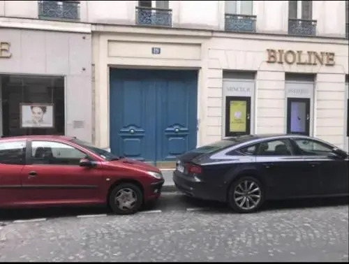 Champs-Élysées Executive Apartment