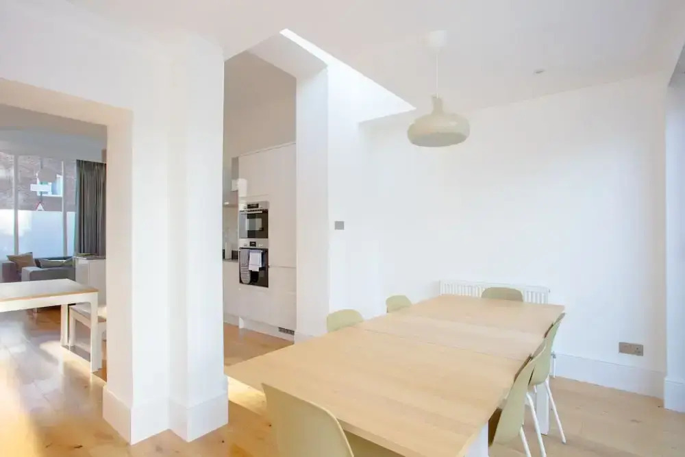 Newly Refurbished Modern 3 Bedroom Apartment in Affluent Fulham