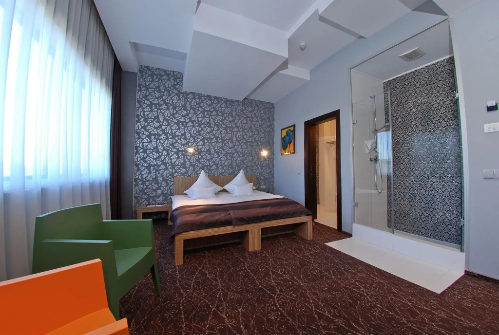 West City Hotel