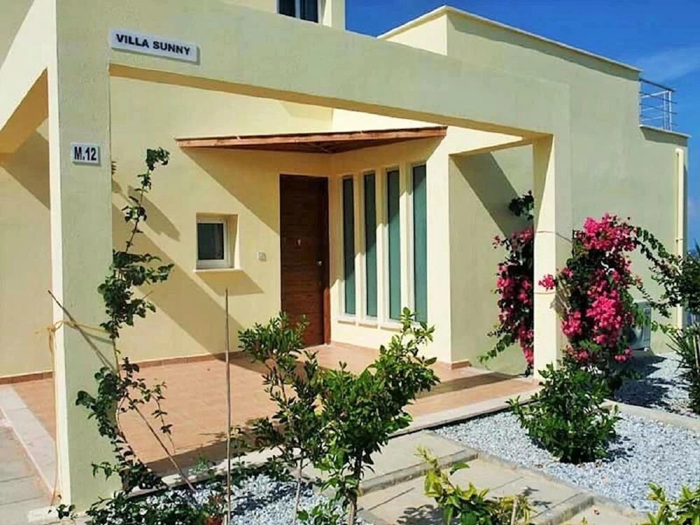 Sunny Villa, a Perfect Spacious Villa With Private Pool, Wifi & Ac in all Rooms