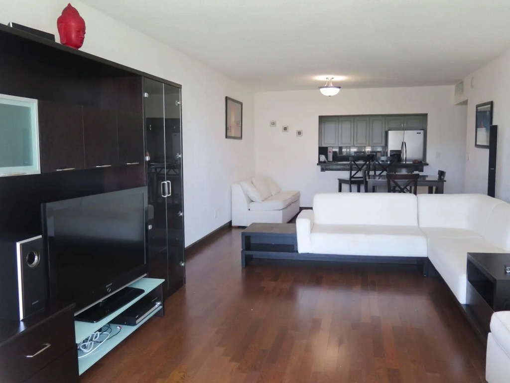 Ocean Reserve Luxury Condos Across from Sunny Isles Beach