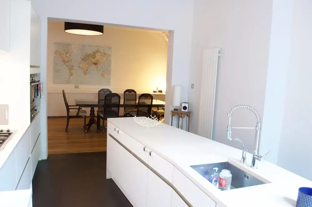 2 Bedroom Apartment With Free Parking