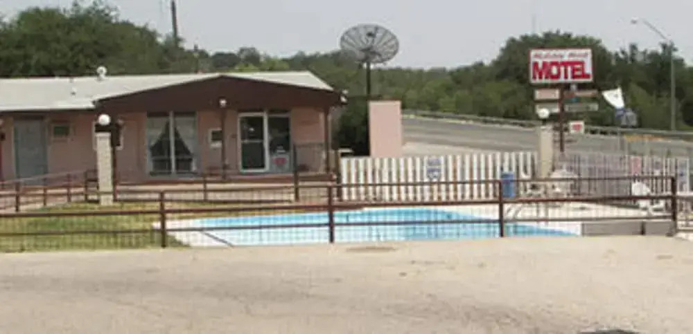 Holiday Host Motel