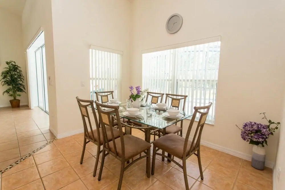 Newly Renovated Gorgeous Modern 4 Bed Villa With South Facing Pool & Spa