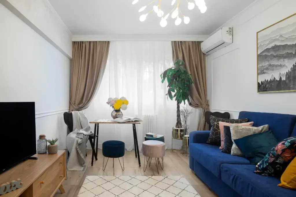 Contemporary 3-Bedroom Lofts - Modern Touches Meet Classic Elegance by Calea Victoriei