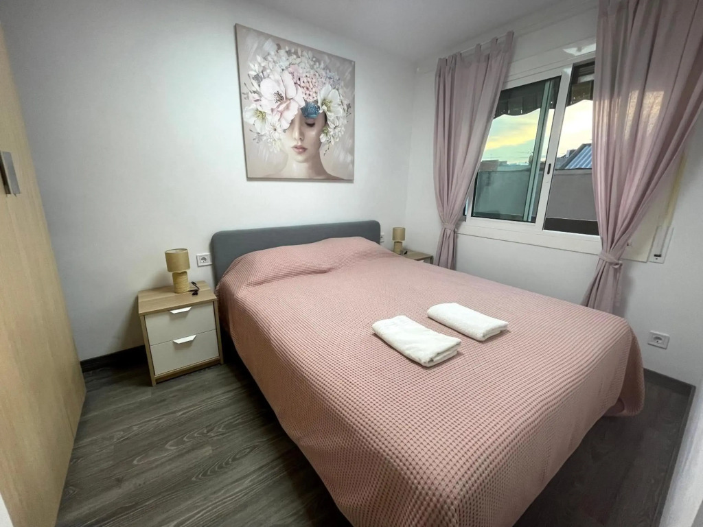 Sant Adria Beach apartment Wi-Fi Parking Free