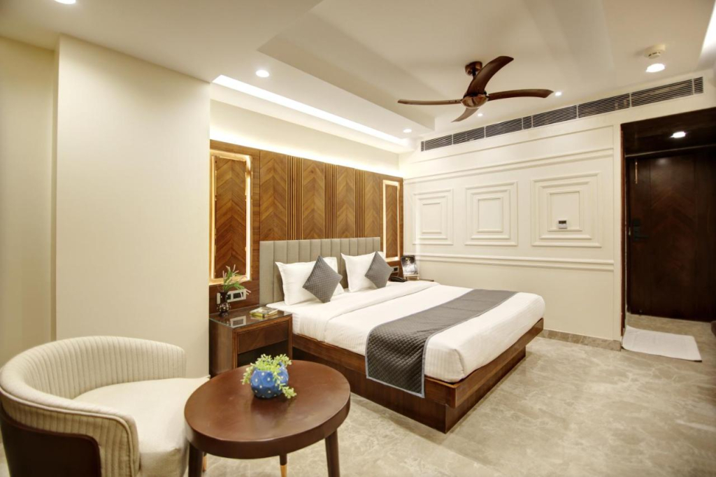 OYO 11325 Hotel Superb