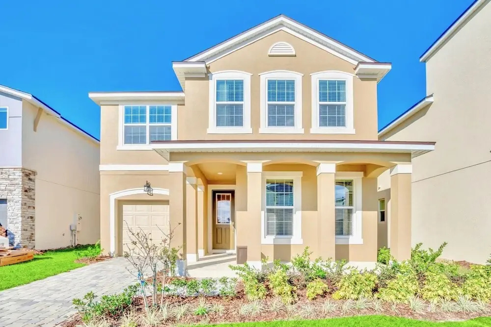 Vibrant 7BR Home With Pool Hot Tub and Games Room