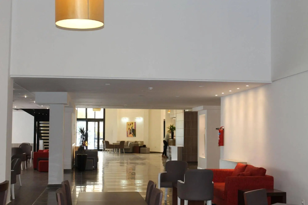 Hotel Lac Leman, LES BERGES DU LAC