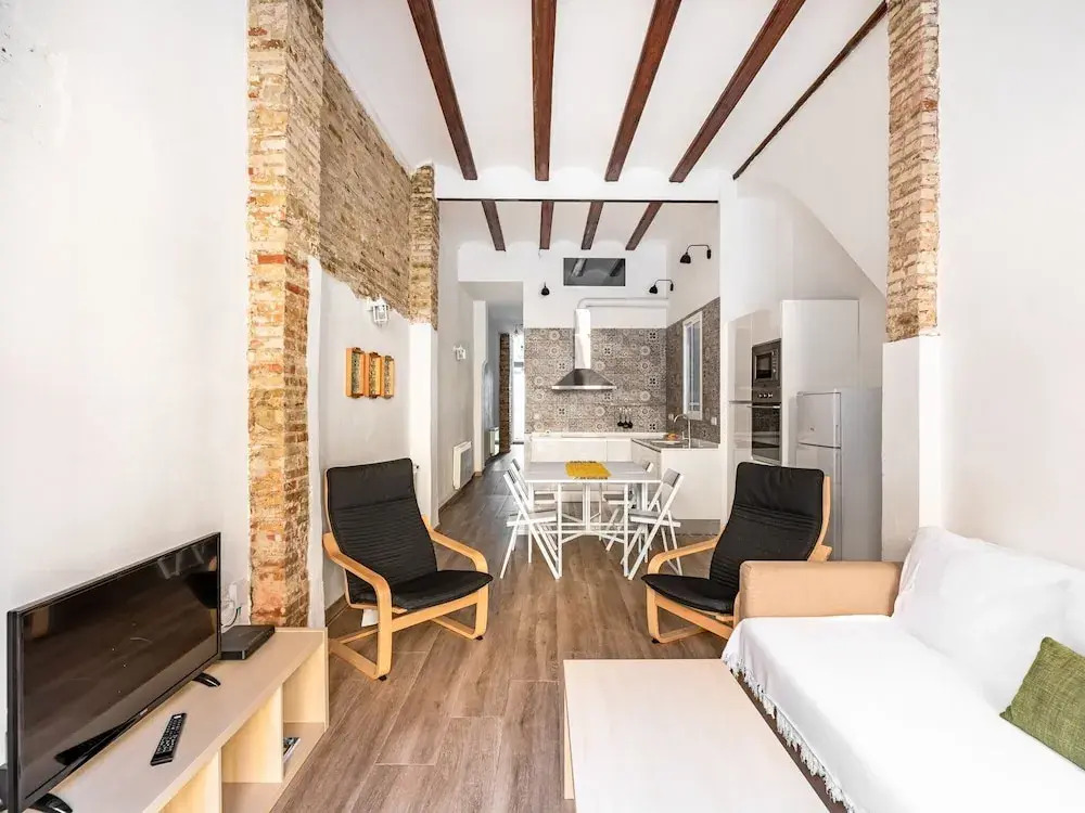 Captivating Holiday Home in Valencia near Sea Beach