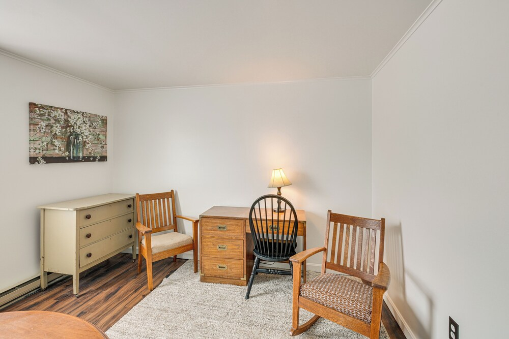 Walk to Restaurants & Markets: Machias Home!