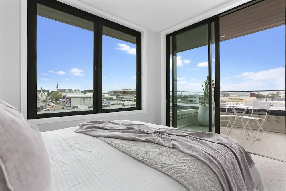 Enfield Sky- Brand New Penthouse