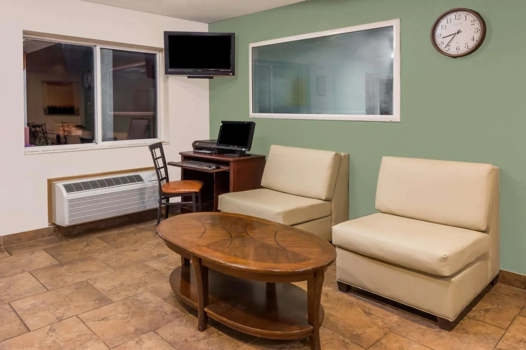 SureStay Plus Hotel by Best Western Bettendorf
