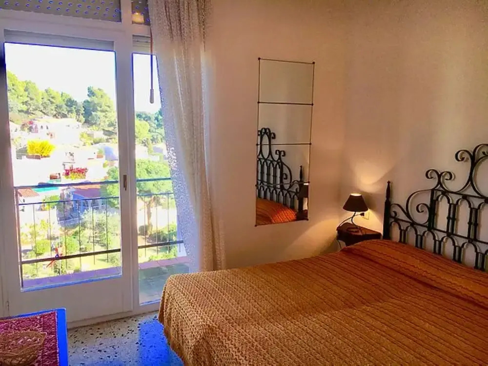 Apartment - 2 Bedrooms with Sea views - 107793