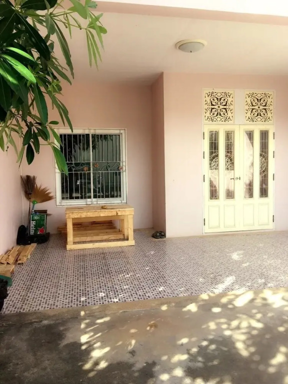 Green Leaf Guesthouse