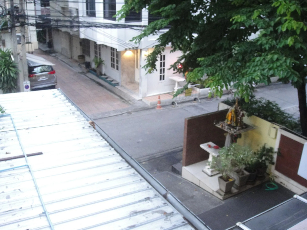 23 AVA at Saladaeng