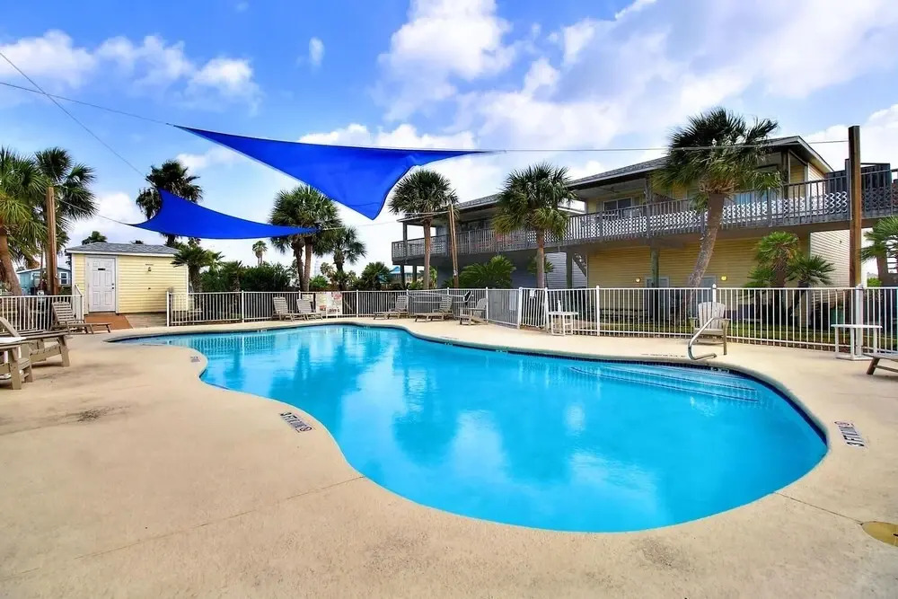 Aldens Anchor. #11 2 Bedroom Condo by Redawning