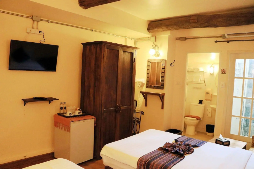 Charcoa House & Cozy Hotel