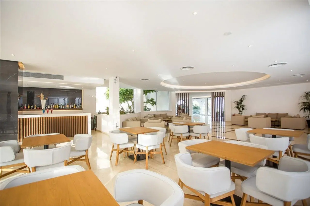 Niriides Hotel