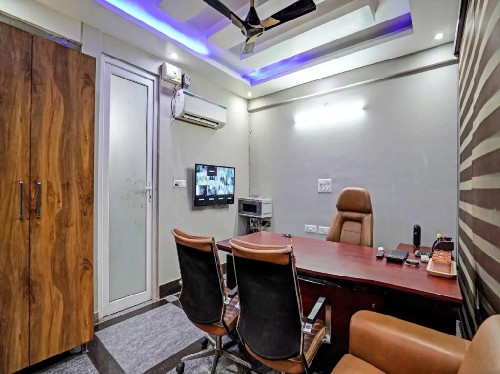 Serviced Apartment near Medanta by BedChambers