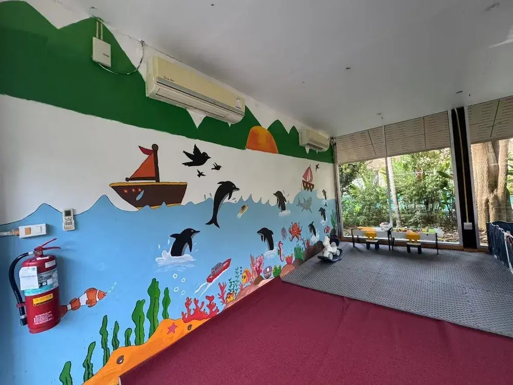 Blue Bay Resort - Access to Pool and Beach-Phuket & Krabi