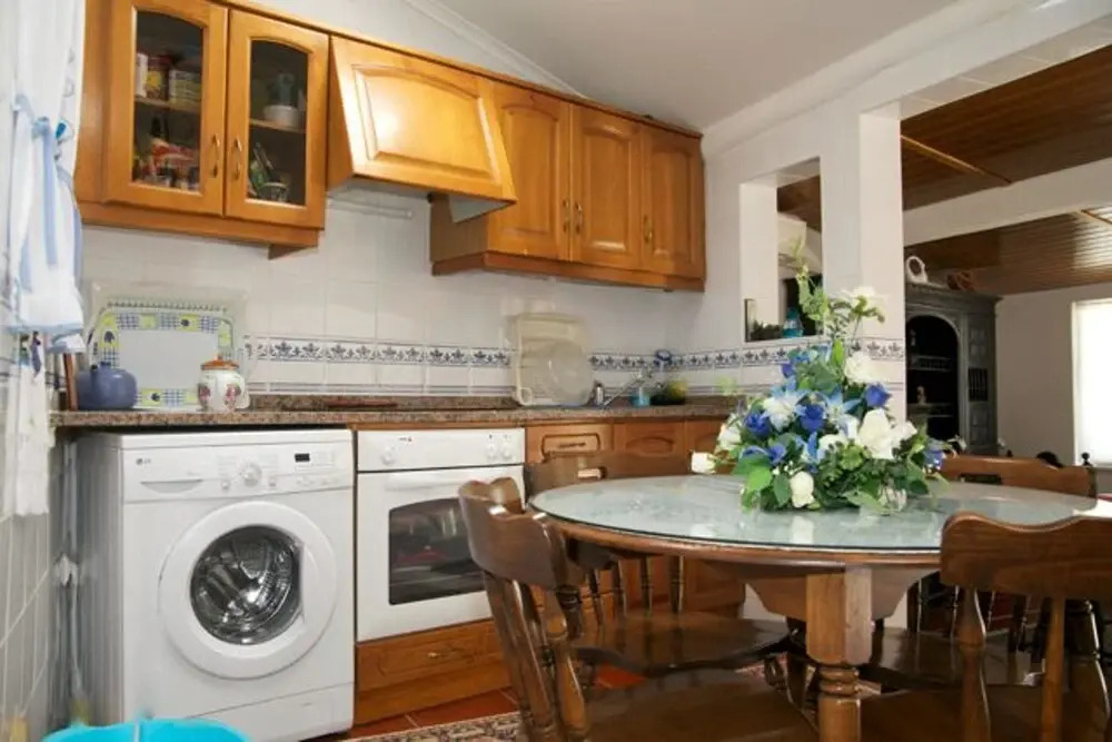 House With 3 Bedrooms in Salir de Matos, With Furnished Garden - 25 km