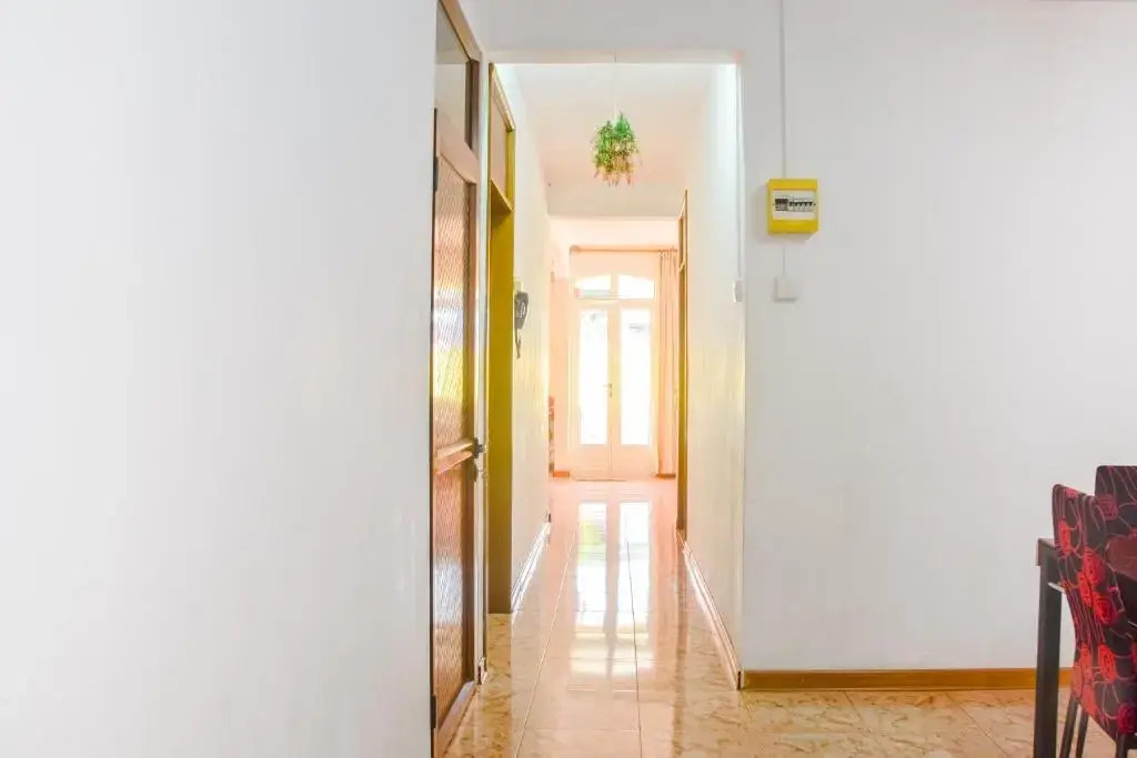 La Caverna House