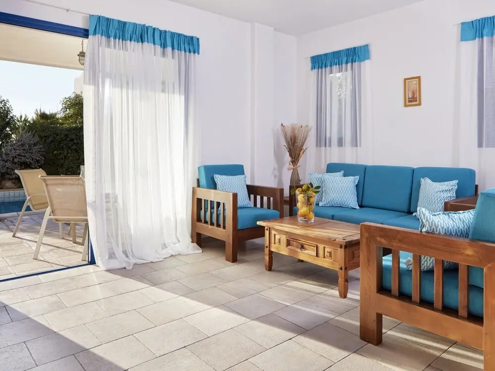 Modern 4-bedroom Villa