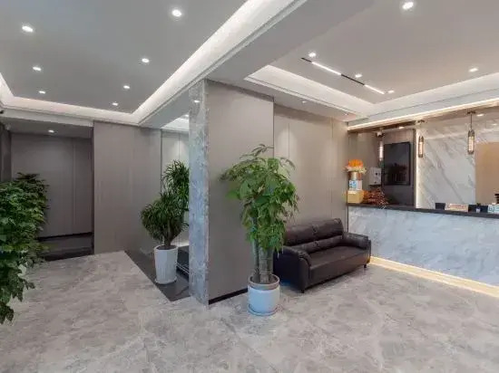 Yilong Max Business Hotel