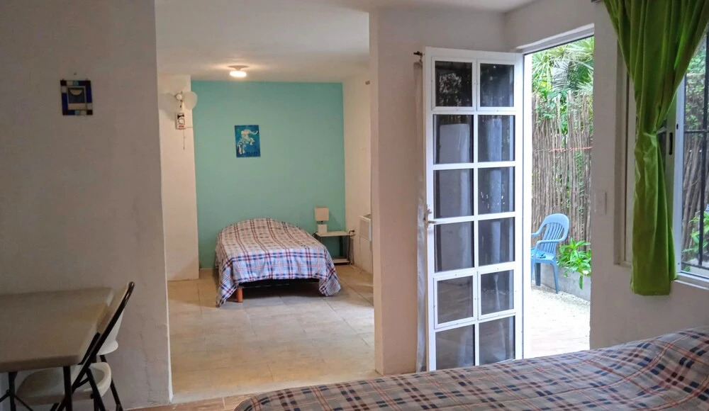 Triple Room, Private Bathroom, A a, Wi-fi 50 Mbps in the Center of Cancun