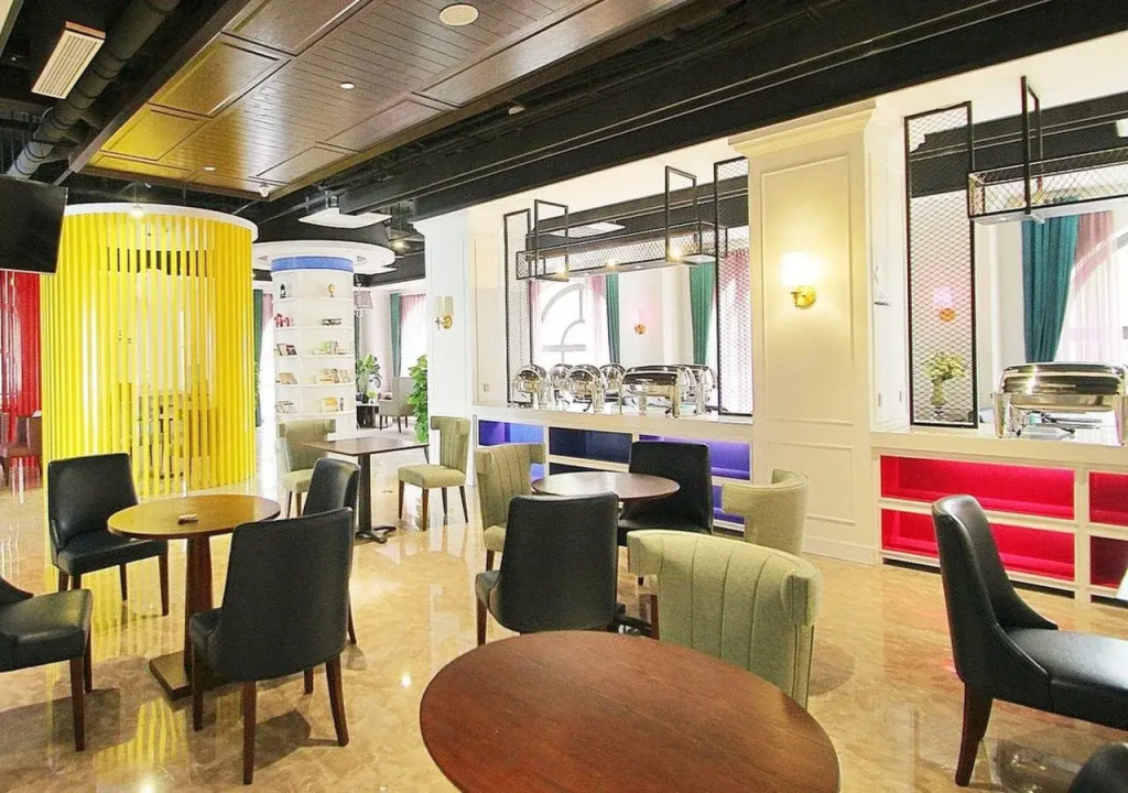 Shine Apartment