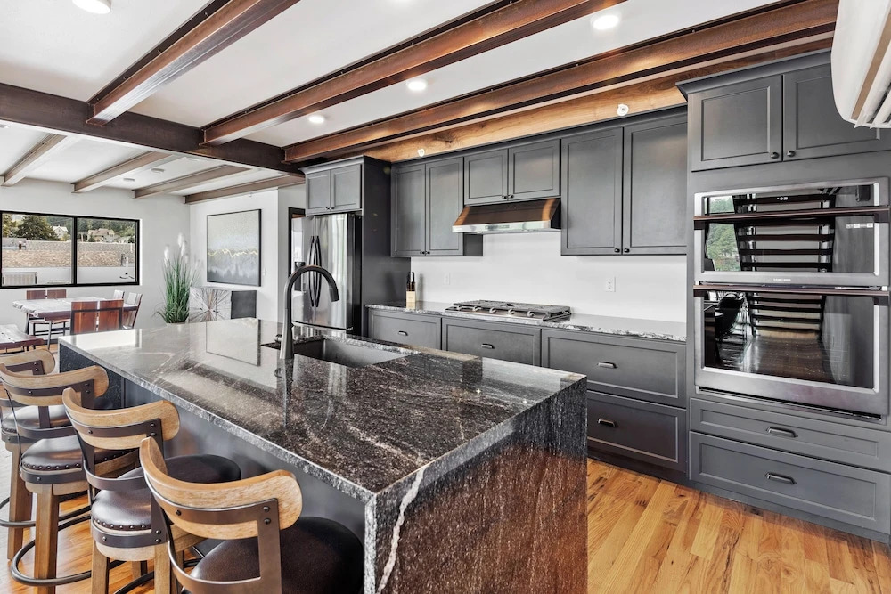 McGregor & Main - Luxury Lofts